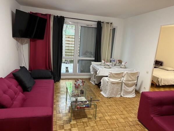 2 quartos, ferros/tábuas de passar roupa, Wi-Fi, roupa de cama