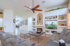 Smart-TV, peis, bøker og PC-skjermer