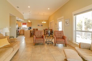 Smart TV, books - Waterfront Paradise (Bay St. Louis)