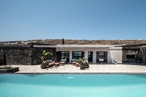 Pool - Superior Villa with Private Pool (Thira - Santorini)