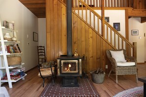 Interior - Clayoquot Retreat - Steps from South Chesterman Beach + hot tub. Dog friendly!  (Tofino)