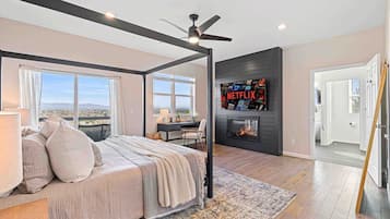 6 bedrooms, desk, iron/ironing board, WiFi