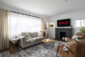 Luokittelematon kuva, 3 kautta 44, painike