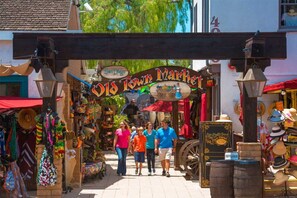 Unclassified image, 2 of 44, button