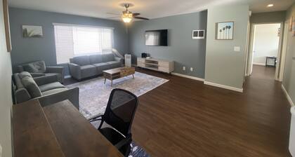 Beautiful 2 bed 2 bath one block from Mission Bay!
