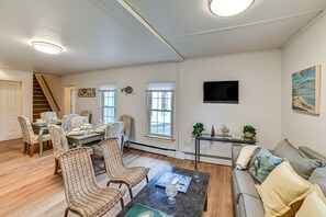 Dining - Quiet Owego Getaway Near Main Street & Riverwalk! (Owego)