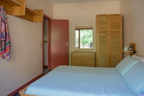 2 bedrooms, iron/ironing board, travel crib, free WiFi - Beach House Blue Holiday (Letojanni)