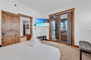 Luxury Chalet, Mountain View