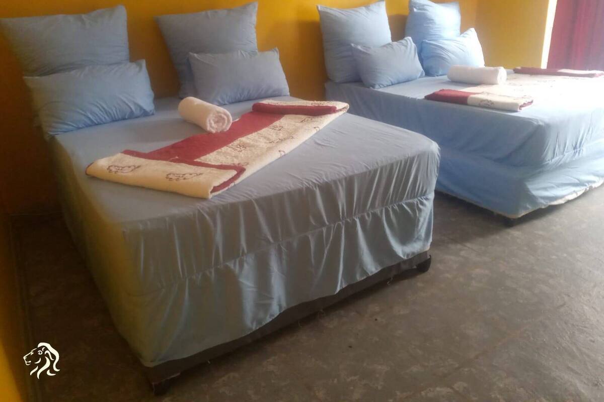 Deluxe Shared Dormitory | Iron/ironing board (on request), WiFi (free)