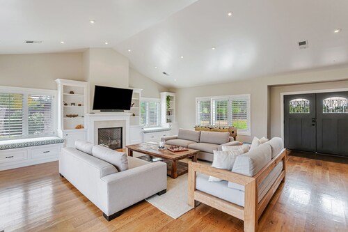 Serene Sonoma Estate - Luxury Farmhouse | Pool