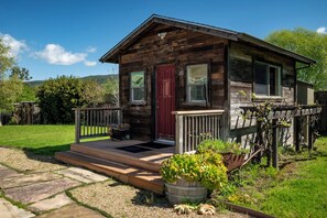 Exterior - Serene Sonoma Estate - Luxury Farmhouse | Pool (sonoma)