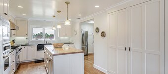 Serene Sonoma Estate - Luxury Farmhouse | Pool