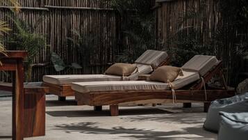 Casa Luxe: Luxury Villa with private pool & Concierge Pool & Concierge | Terraza o patio