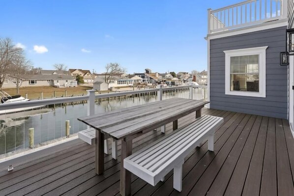 تناول الطعام بالخارج