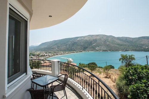 Apartment with Side Sea View - Pigeon House