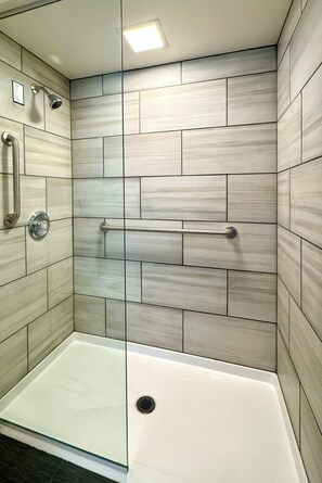 Deluxe Suite, 1 Bedroom, Kitchen (Two Bed XL, Washer/Dryer) | Bathroom | Shower, hair dryer, towels, soap