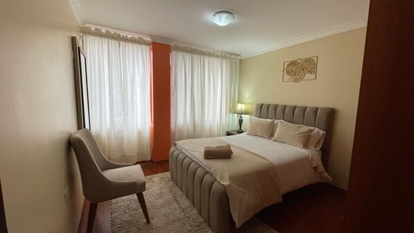 3 bedrooms, iron/ironing board, free WiFi, bed sheets