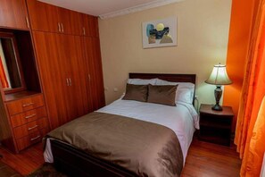 3 bedrooms, iron/ironing board, free WiFi, bed sheets