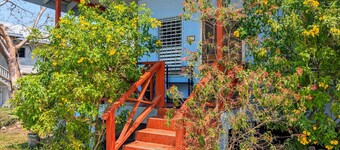 Elle's 2 BR/2 bathroom, home in San Ignacio. Minutes from town & Maya Ruins