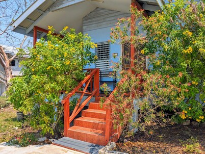 Elle's 2 BR/2 bathroom, home in San Ignacio. Minutes from town & Maya Ruins