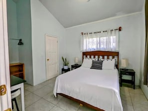 2 bedrooms, desk, iron/ironing board, free WiFi