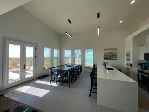 Gated 5 Bedroom 4 Bath with Private Beach Access – Sleeps 16 – No Fees