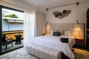 5 bedrooms, in-room safe, iron/ironing board, travel crib - Brand New Spacious 5 Bedroom Luxury Villa on the South End of Jaco Beach (Jaco)