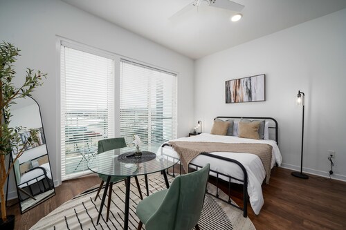 Urban Comfort: Studio Getaway w/ Private Balcony
