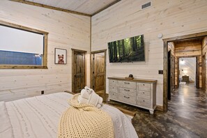 5 bedrooms, iron/ironing board, travel cot, free WiFi