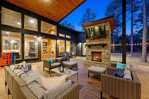 Fully Loaded Game Room, One Story, Playset, Close to Trails