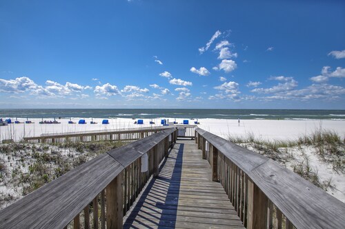 Seaside Beach & Racquet Club 2104 | Beachfront, Pools, Tennis, Fitness | Beach Getaways
