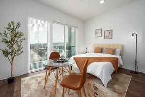 1 bedroom, desk, iron/ironing board, WiFi