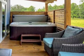 Bañera de hidromasaje al aire libre