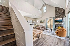 Unclassified image, 2 of 47, button