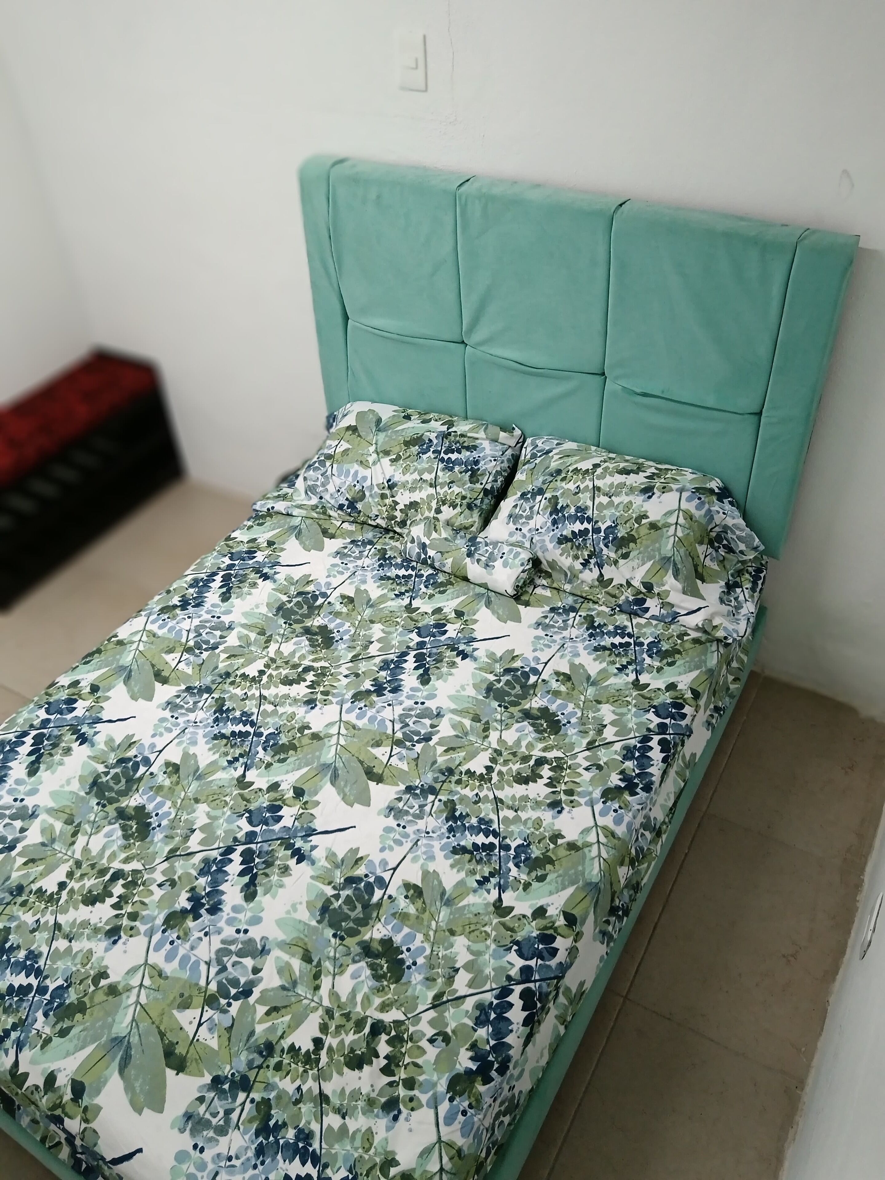 2 makuuhuonetta, silitysrauta/-lauta, ilmainen Wi-Fi, vuodevaatteet