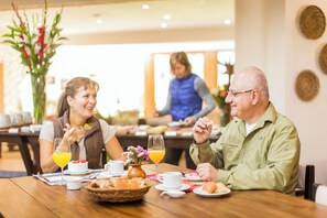 Desayuno bufé gratuito y diario
