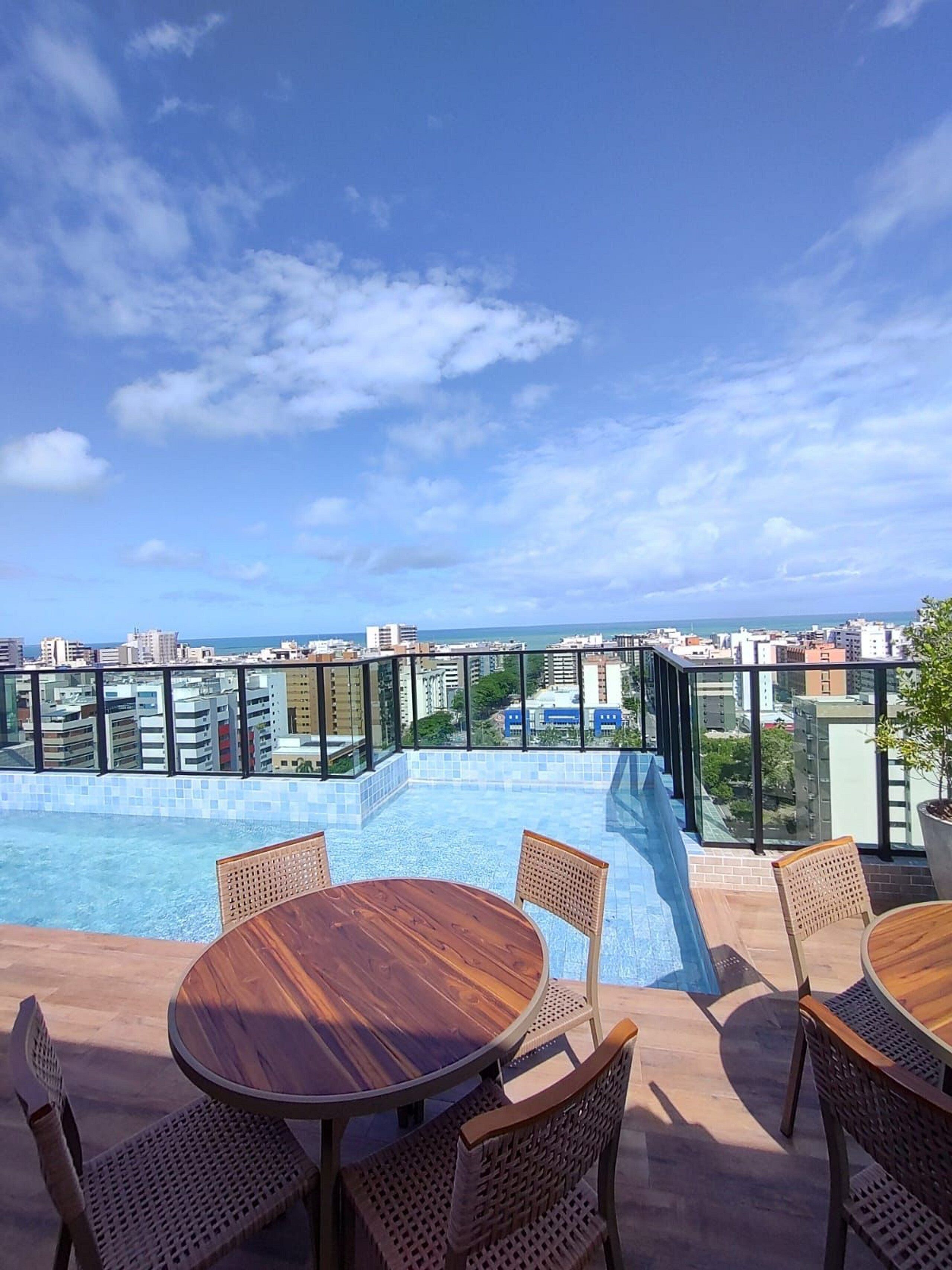 8 piscinas externas