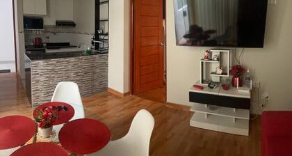 Departamento amoblado de dos habitaciones con cochera
