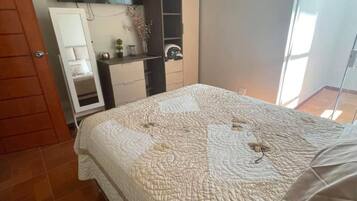 2 slaapkamers, een strijkplank/strijkijzer, wifi, beddengoed