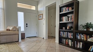 Unclassified image, 3 of 29, button - Breathtaking views in Tucson - Relax and refresh in a peaceful neighborhood.  (Tucson)
