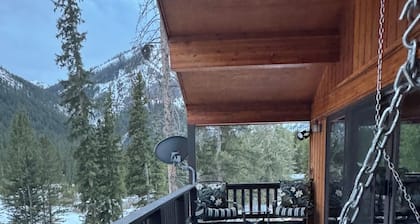 Spacious home that is perfect for large family/friend gatherings!