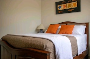 3 bedrooms, iron/ironing board, travel cot, free WiFi