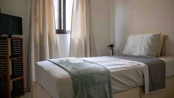 3 chambres, fer et planche à repasser, lit parapluie, Wi-Fi gratuit