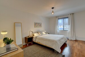 3 quartos, ferros/tábuas de passar roupa, Wi-Fi, roupa de cama