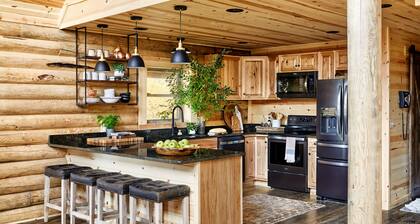 Featured in a Magazine! Stunning Luxury Cabin!
