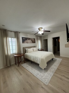 2 bedrooms, desk, iron/ironing board, travel crib