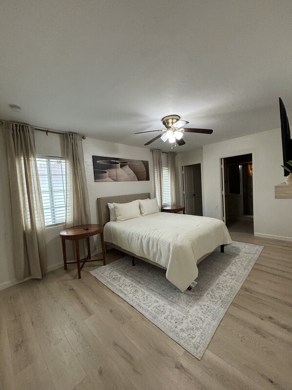 2 bedrooms, desk, iron/ironing board, travel cot