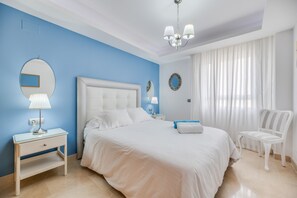 2 slaapkamers, een strijkplank/strijkijzer, gratis wifi, beddengoed