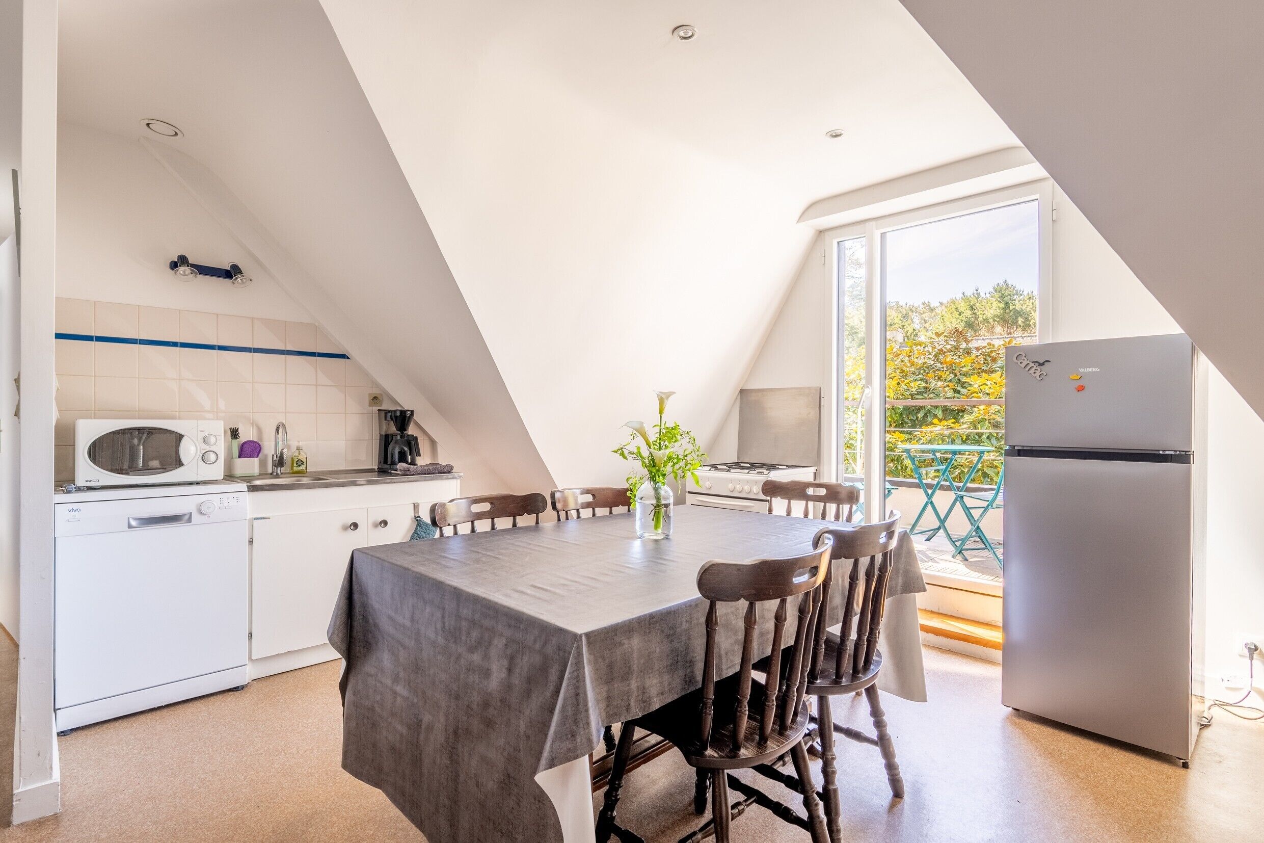 Refrigerador, microondas, horno, placa de cocina