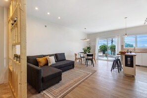 TV - Vacation Apartment 'Loft The Pa' with Sea View, Wi-Fi and Air Conditioning (Adeje)